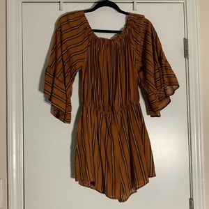 Flowy Romper w/ 3/4 Sleeve